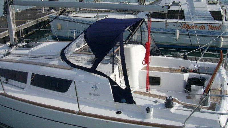 Jeanneau Sun Odyssey 30i Sprayhood