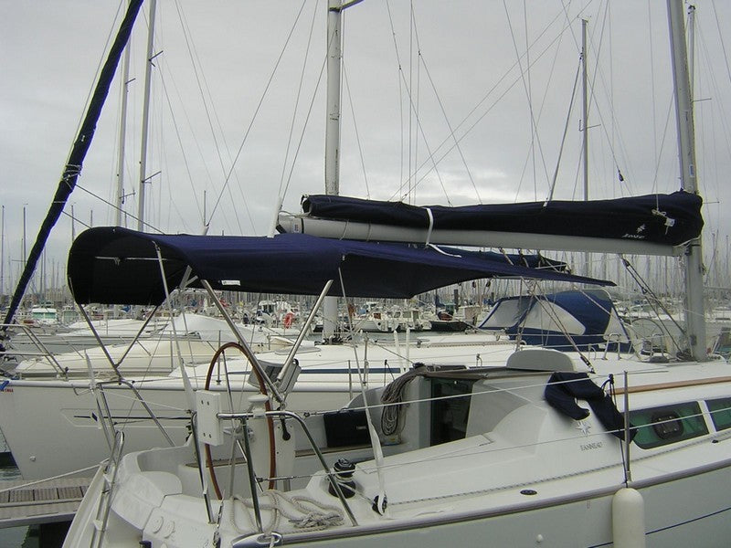 Jeanneau Sun Odyssey 32i bimini