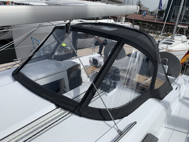 Beneteau Oceanis 34.1 Sprayhood