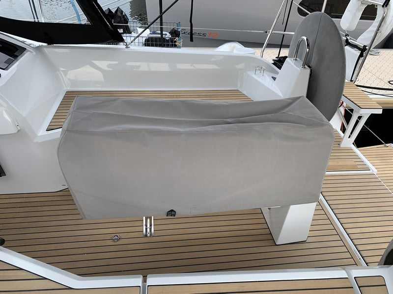 Beneteau Oceanis 34.1 table cover