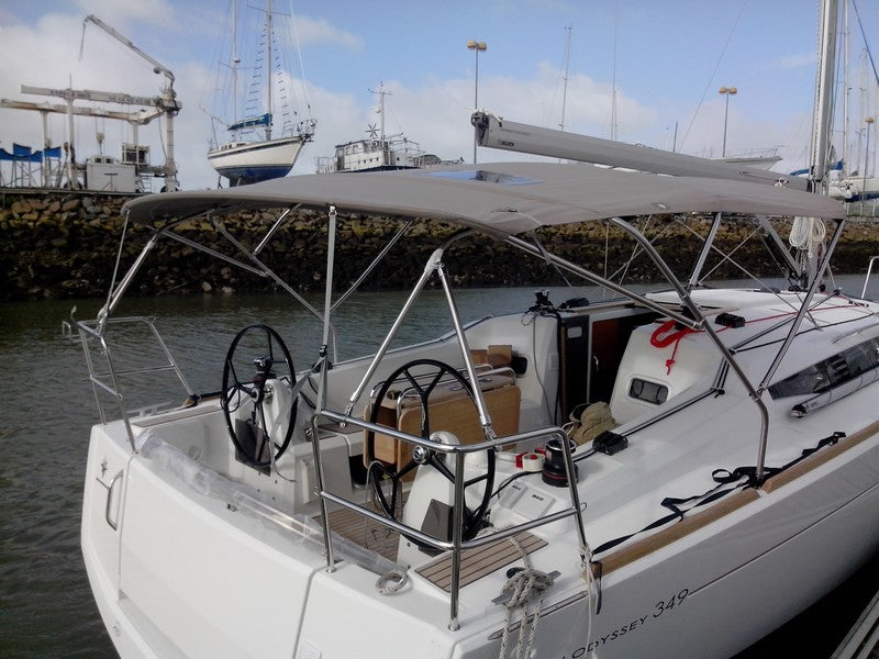 Jeanneau Sun Odyssey 349 bimini