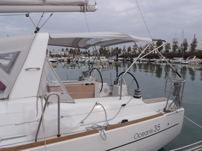 Beneteau Oceanis 35 Bimini