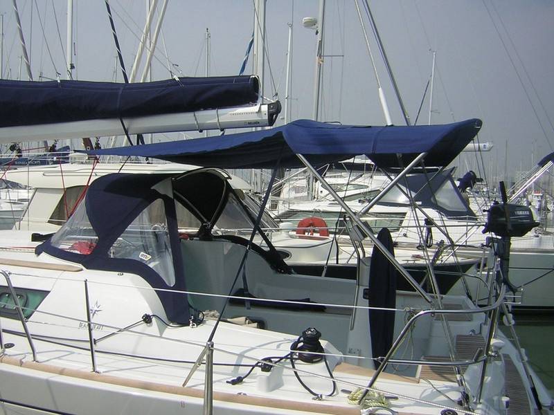 Jeanneau Sun Odyssey 36i bimini