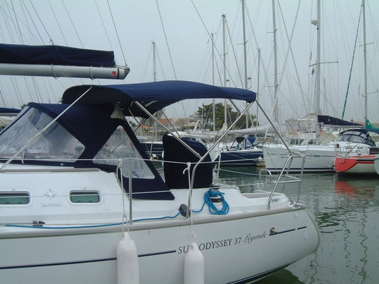 Jeanneau Sun Odyssey 37 bimini