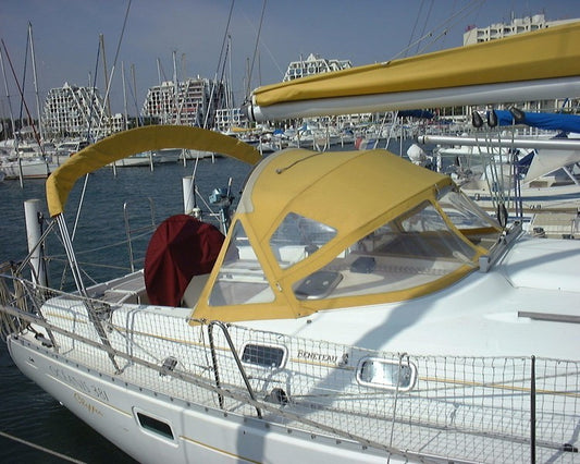 Beneteau Oceanis 381 sprayhood