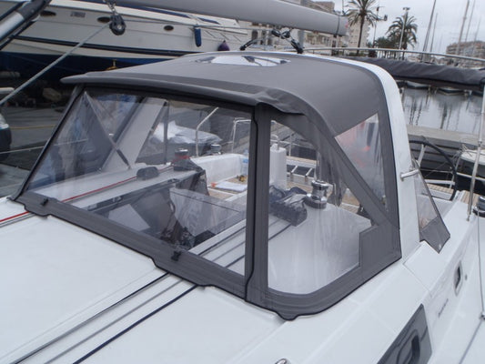 Beneteau Oceanis 38 sprayhood