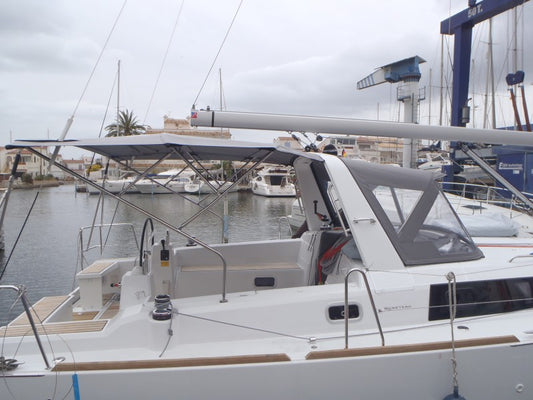 Benteau Oceanis 38 Bimini