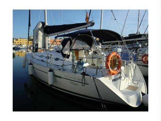 Beneteau Oceanis 393 bimini