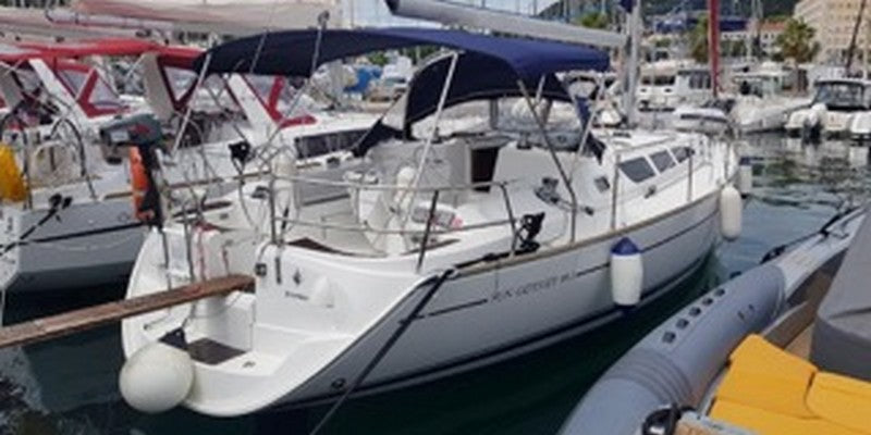 Jeanneau Sun Odyssey 40.3 bimini