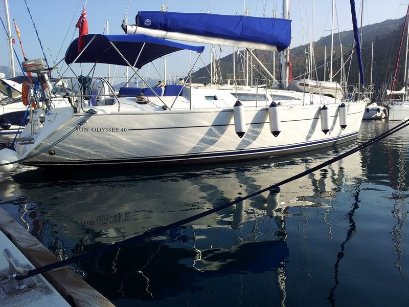 Jeanneau sun Odyssey 40 bimini