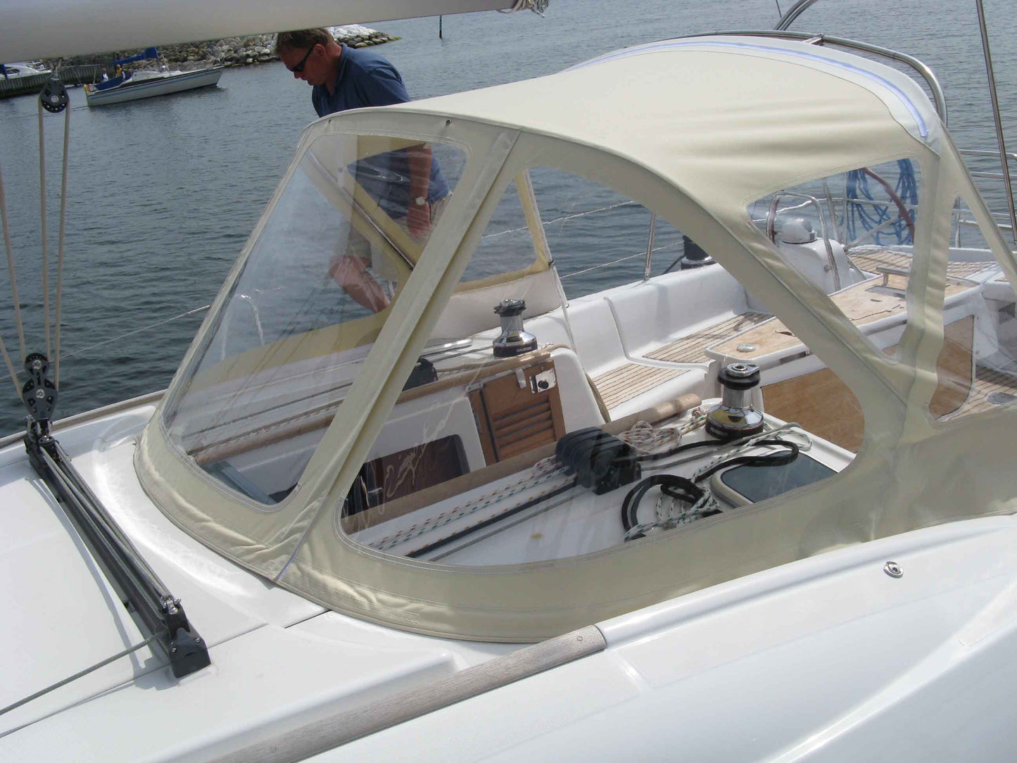 Beneteau Oceanis 40 Sprayhood