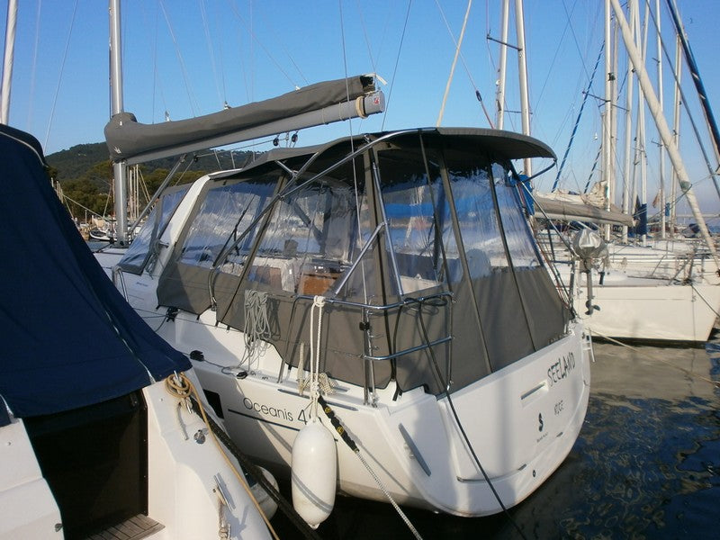 Beneteau Oceanis 41.1 Bimini