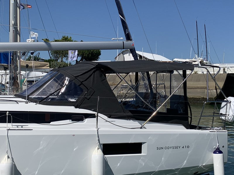 Jeanneau sun Odyssey 410 Bimini with enclosure