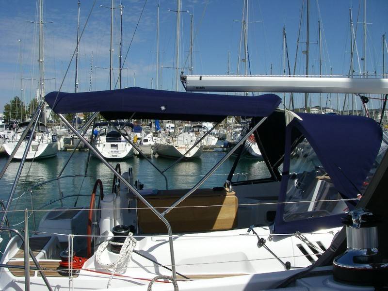 jeanneau sun Odyssey 42 ds bimini