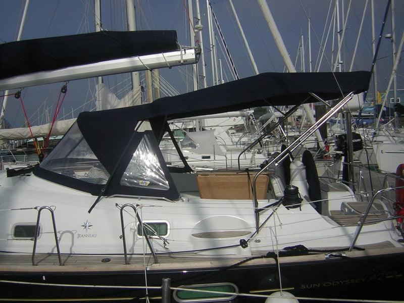 Jeanneau Sun Odyssey 42 DS Bimini