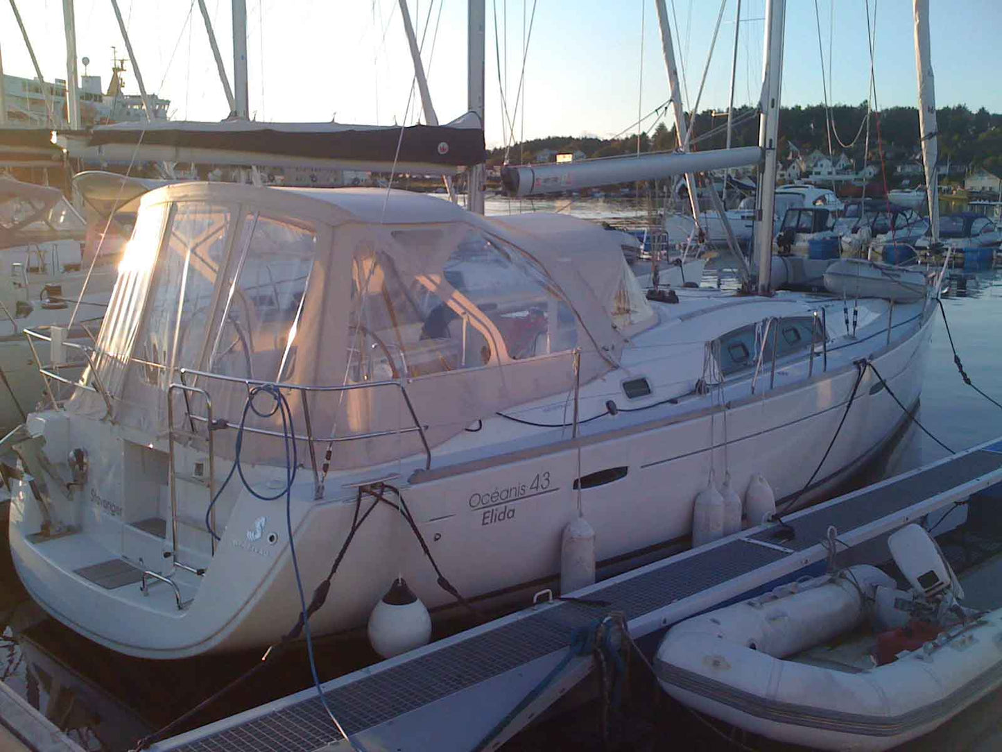 Beneteau Oceanis 43 Sittbrunnskapell XXL till befintliga bågar 080221-35