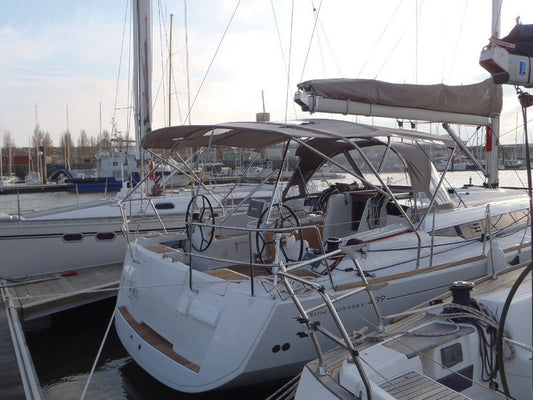 Jeanneau sun odyssey 439 bimini