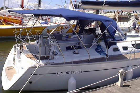 Jeanneau Sun Odyssey 43 bimini