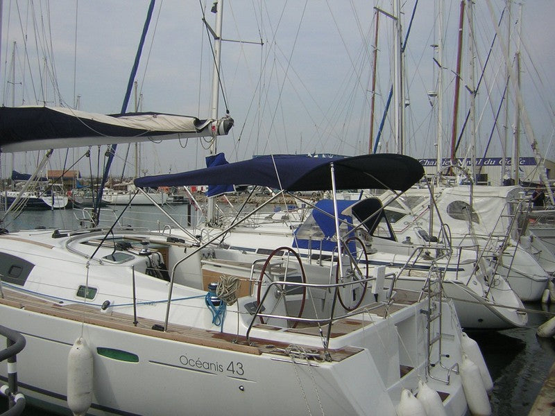 Beneteau Oceanis 43 Bimini