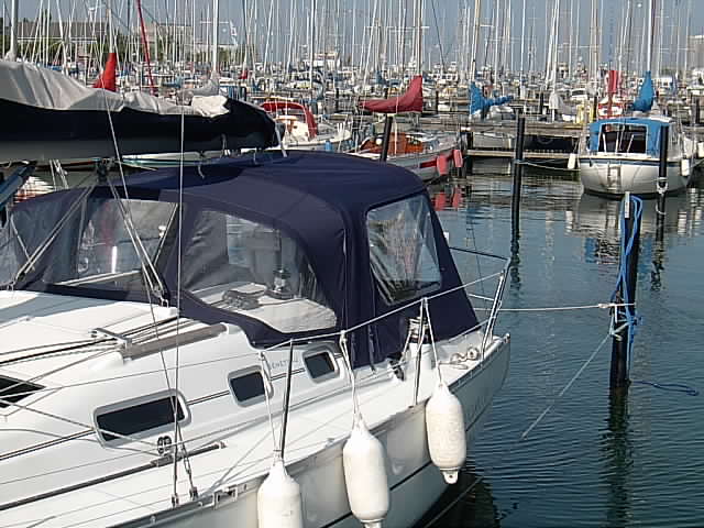 Beneteau oceanic 323 Cockpit Enclosure Cockpit Tent