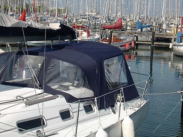 Beneteau oceanic 323 Cockpit Enclosure Cockpit Tent