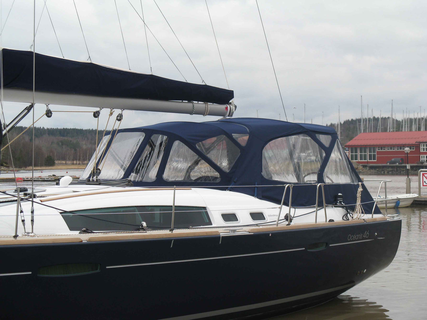 Beneteau Oceanis 46 Sittbrunnskapell XXL till befintliga bågar 080311