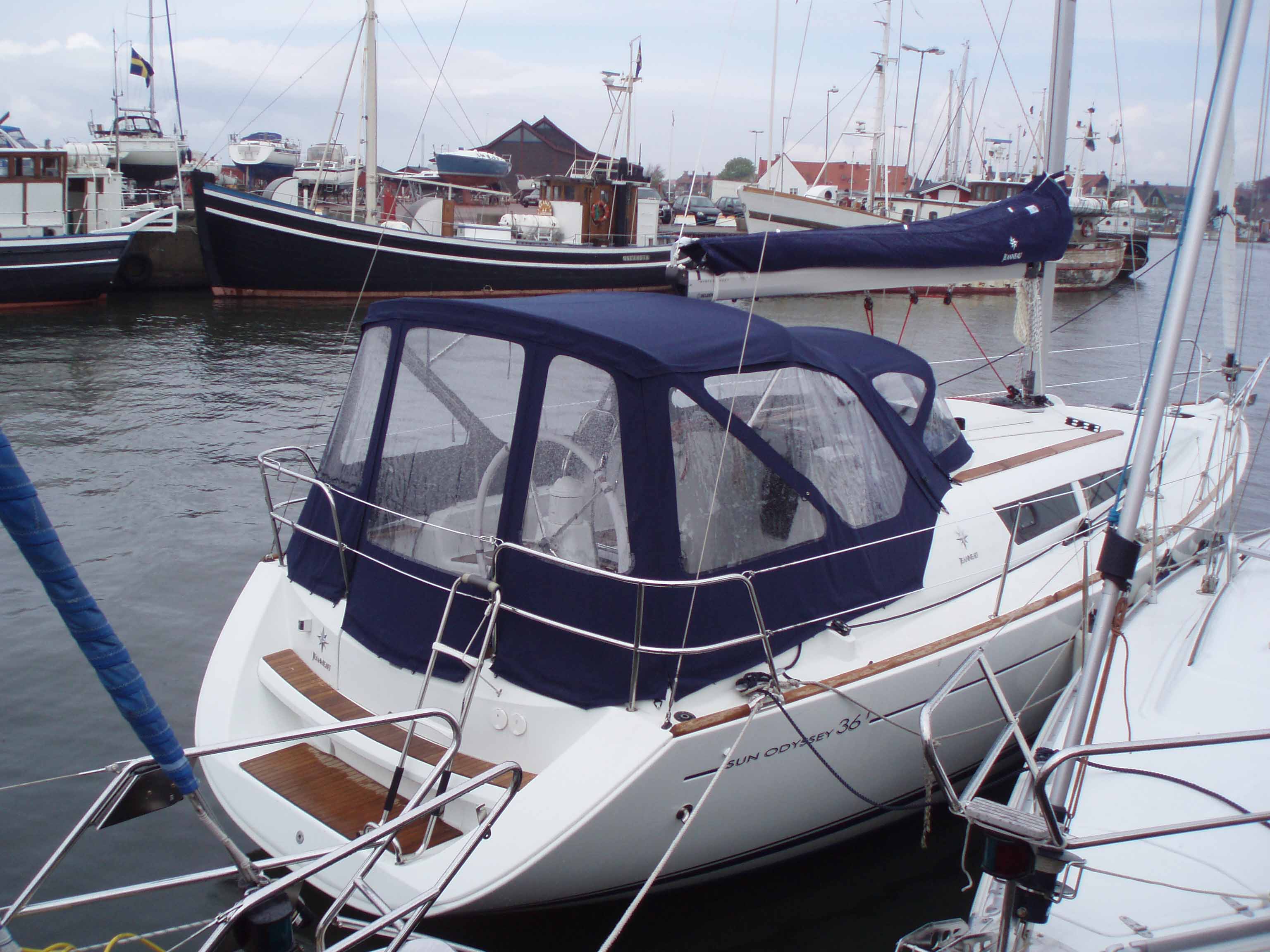 Jeanneau Sun Odyssey 36i Cockpit Enclosure Cockpit Tent