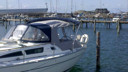 Jeanneau Sun Odyssey 40.3 cockpit Cockpit Tentpit tent