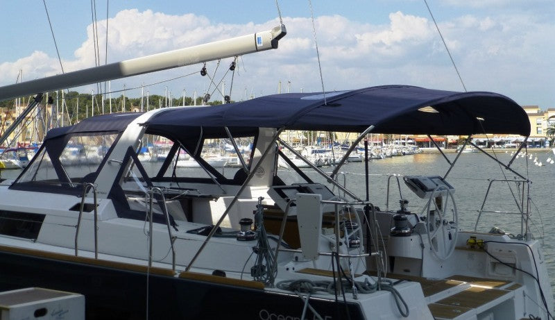 Beneteau Oceanis 55 bimini