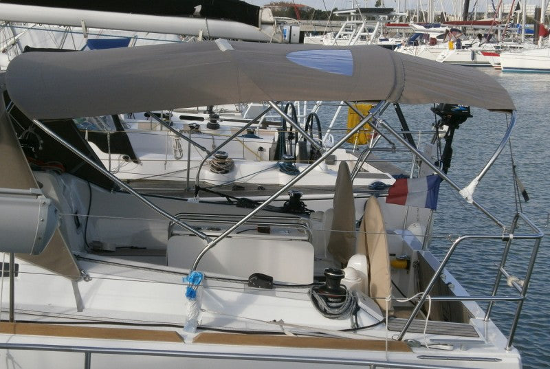 Jeanneau Sun Odyssey 349 bimini