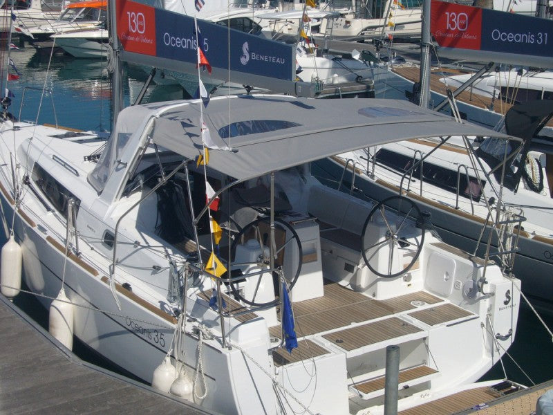 Beneteau Oceanis 35 bimini