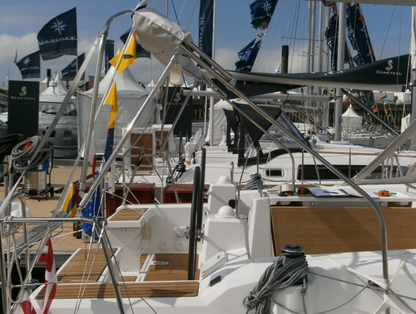 Beneteau oceanis 38 bimini