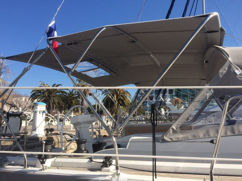 Beneteau Oceanis 46.1 bimini