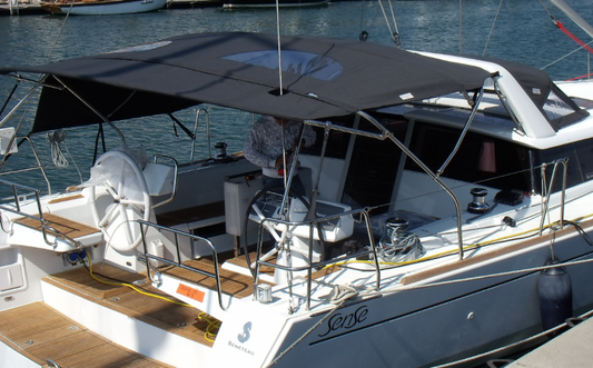 Beneteau Sense 50 bimini