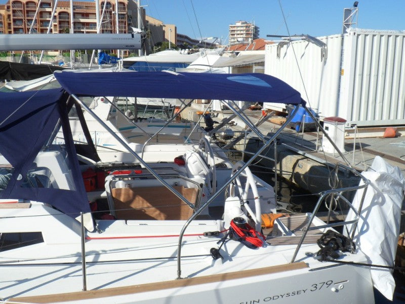 Jeanneau Sun Odyssey 379 bimini