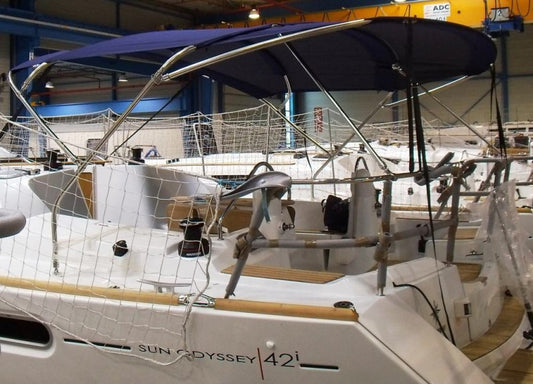 Jeanneau un Odyssey 42i Bimini