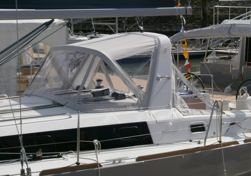 Beneteau oceanis 38 sprayhood