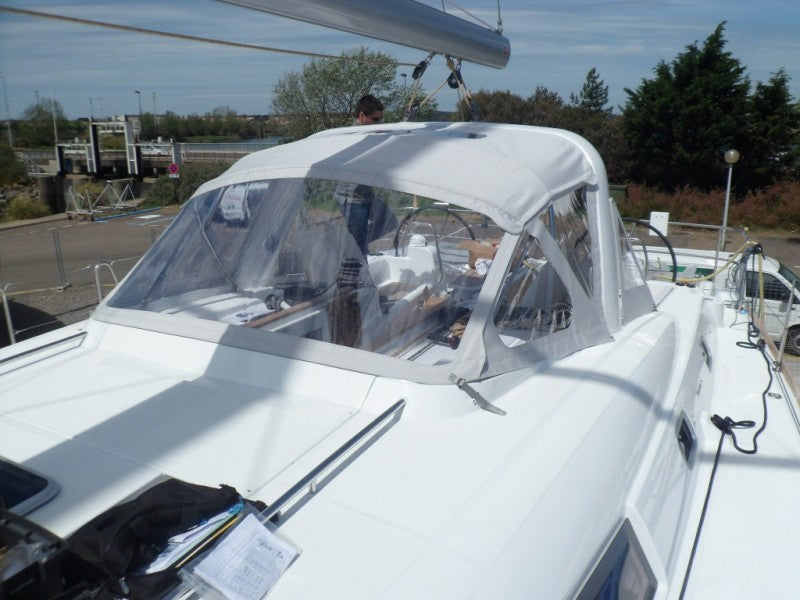 Beneteau Oceanis 50 sprayhood