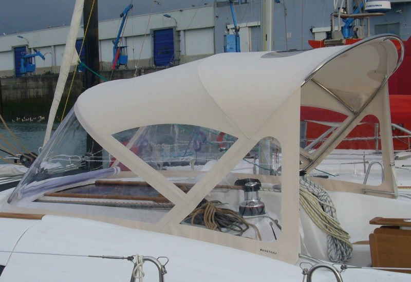 Beneteau Oceanis 54 sprayhood