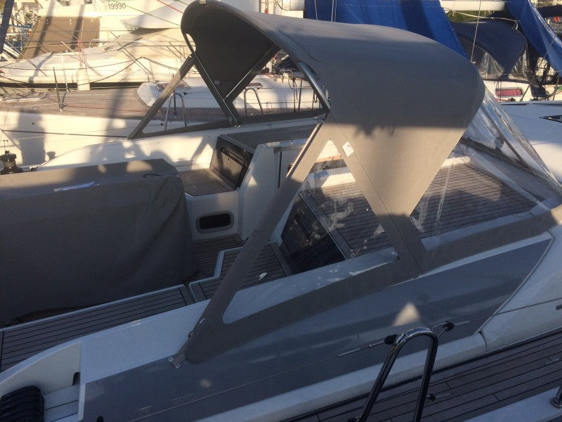 Beneteau Oceanis 46.1 sprayhood