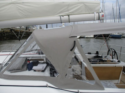 Beneteau Oceanis 40.1 sprayhood