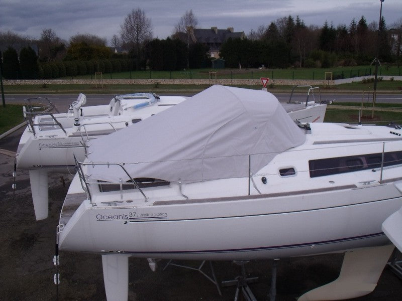 Beneteau Oceanis 37 cockpit cover