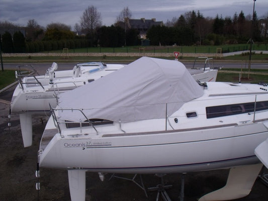 Beneteau Oceanis 37 cockpit cover