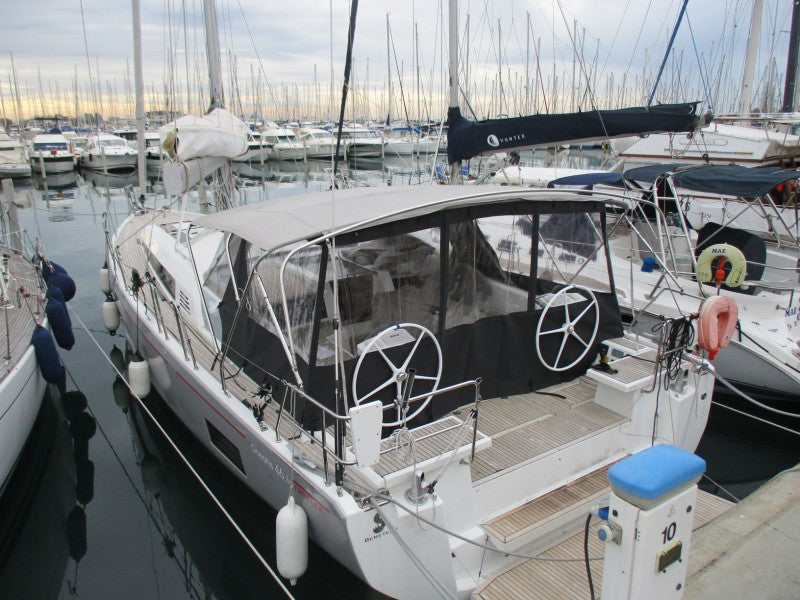 Beneteau Oceanis 46.1 bimini